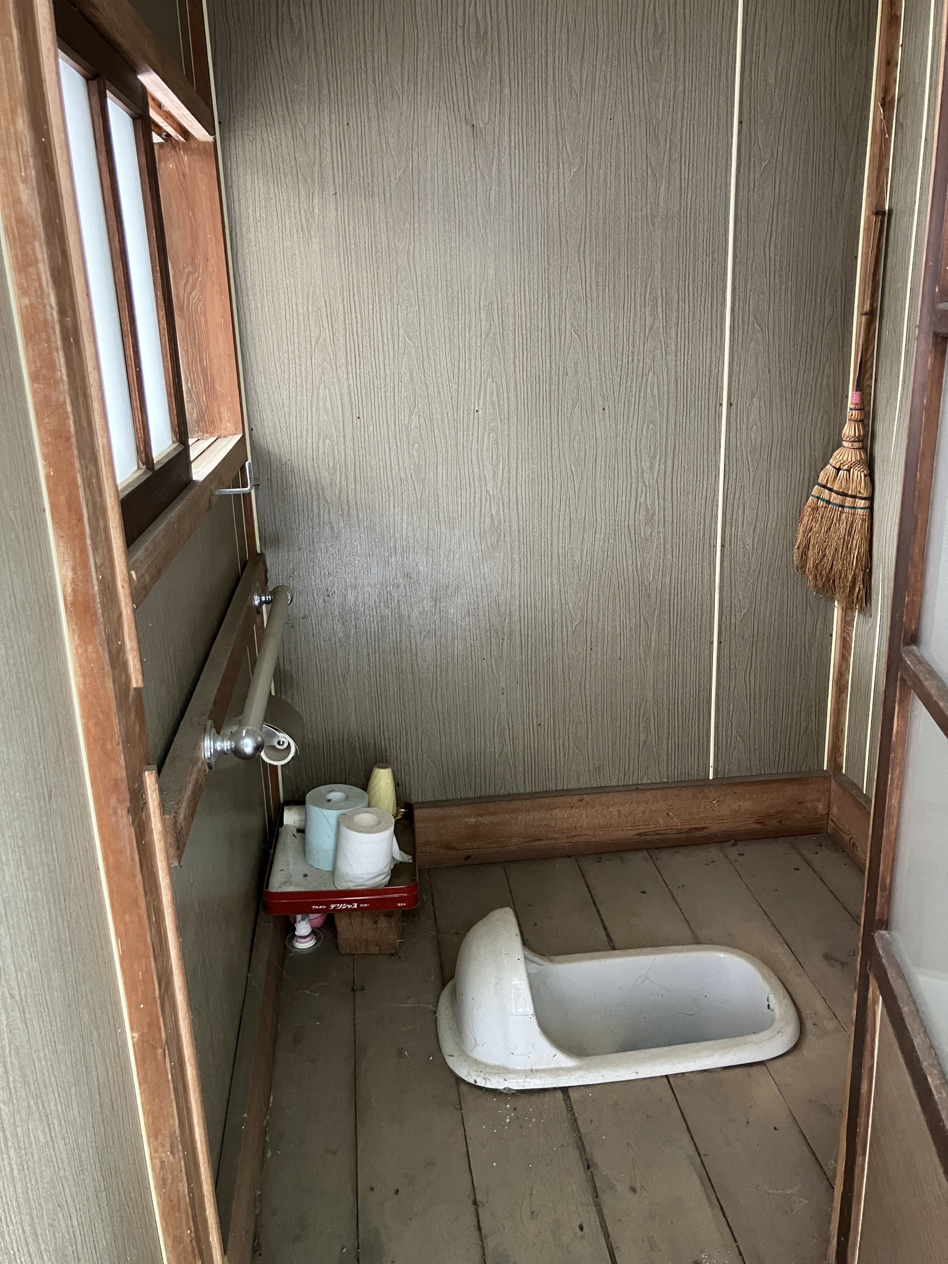 昭和の趣が残る和式トイレ