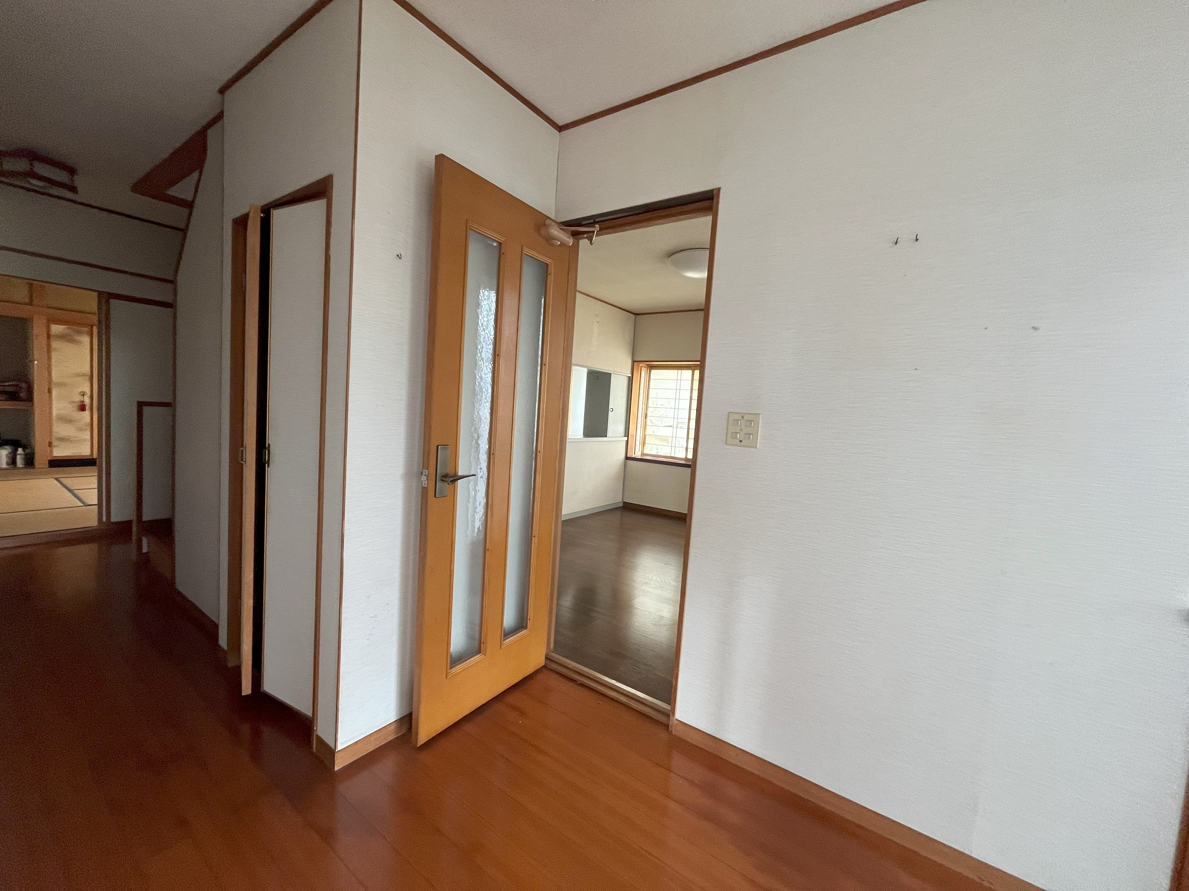 広々とした玄関ホール