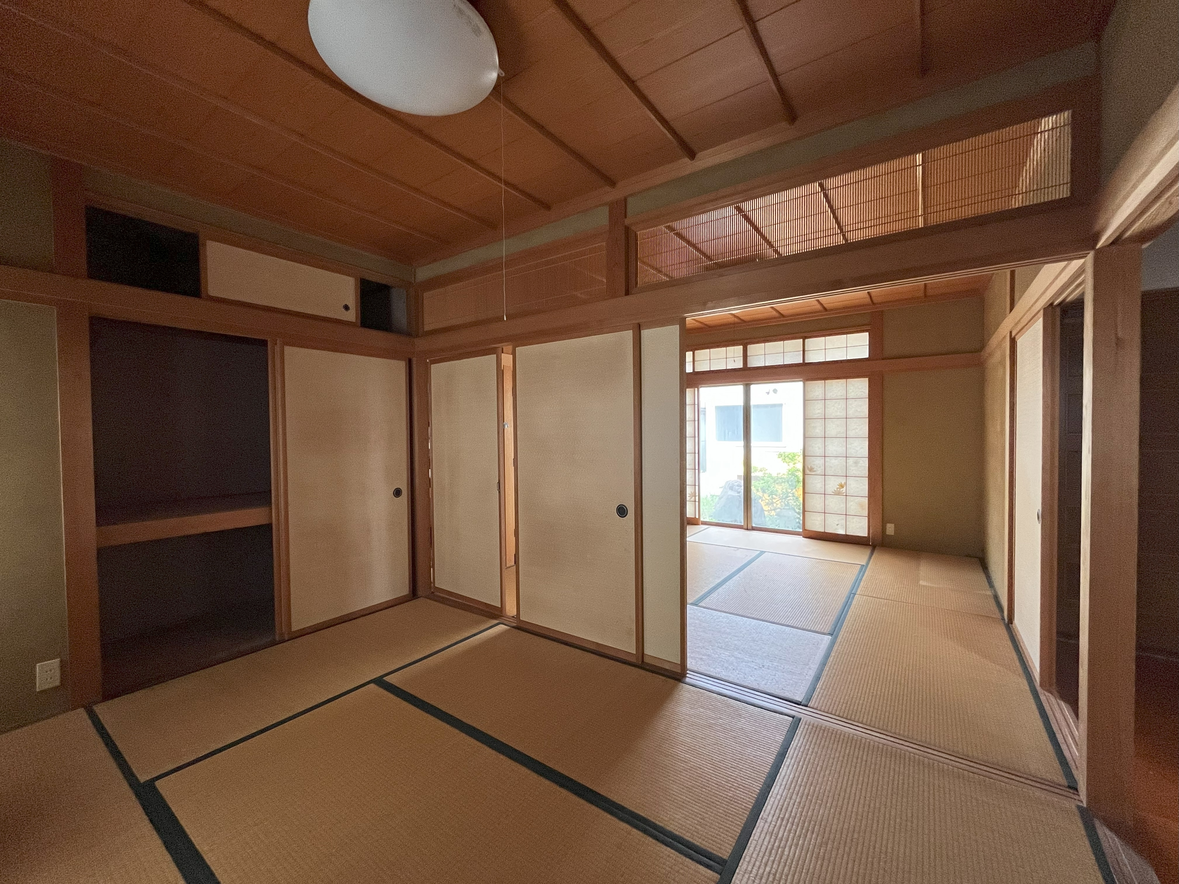 落ち着いた雰囲気の和室