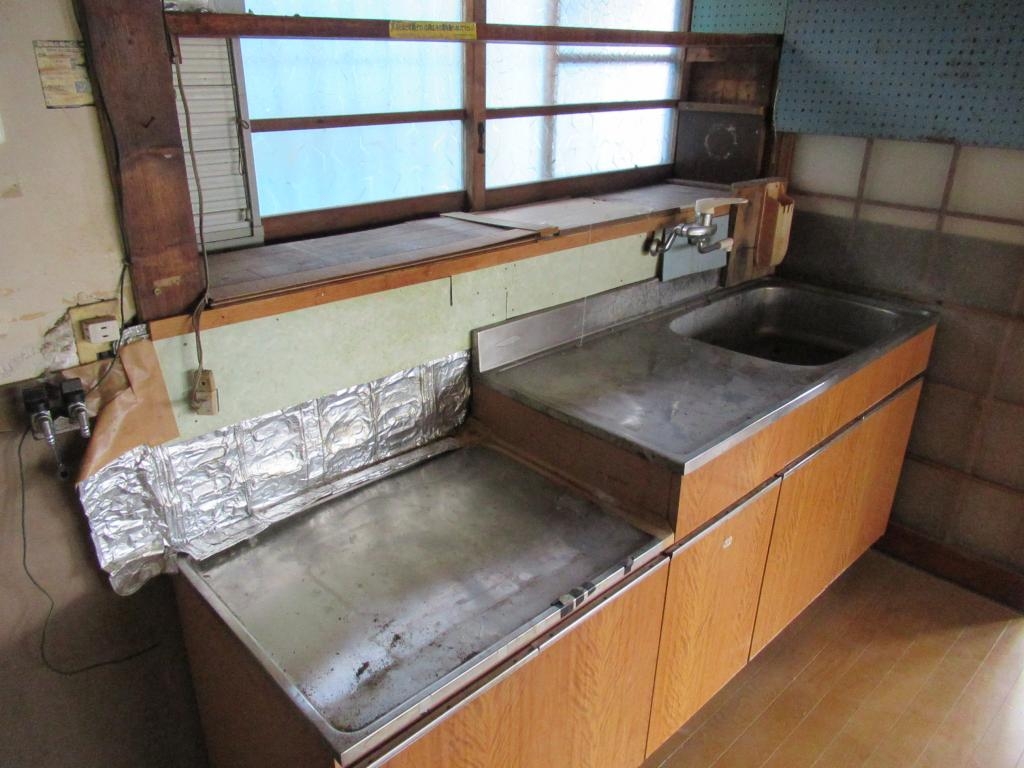 使いやすさを重視したシンプルなキッチン