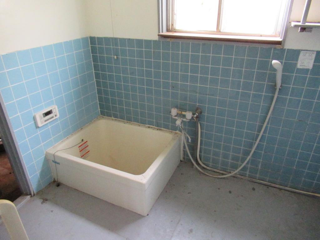 懐かしいタイル張りの浴室