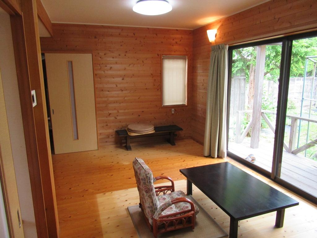 明るいリビングルーム