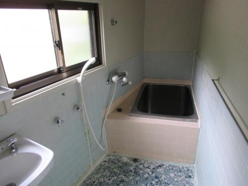 昭和の趣を残すバスルーム