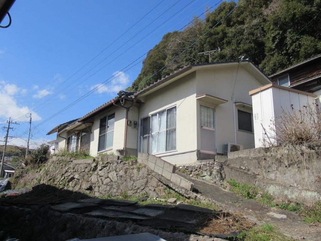 高台から望む昭和の平屋