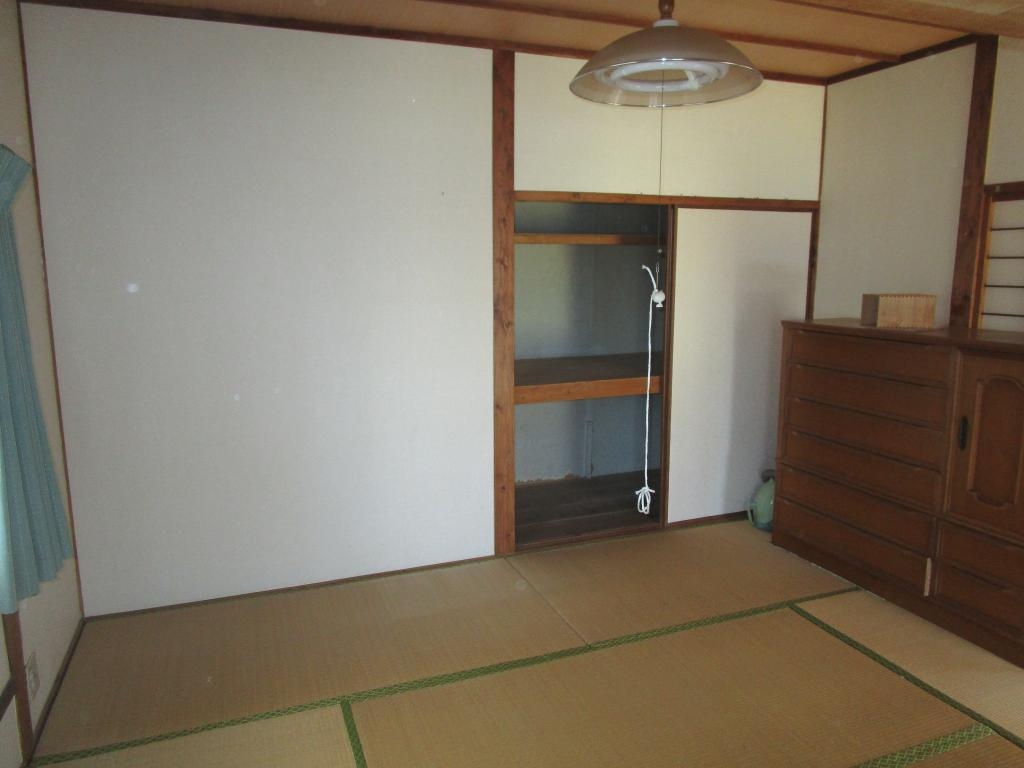 落ち着いた雰囲気の和室