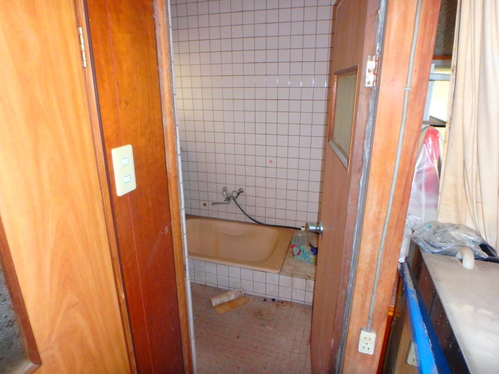 昭和の風情ある浴室