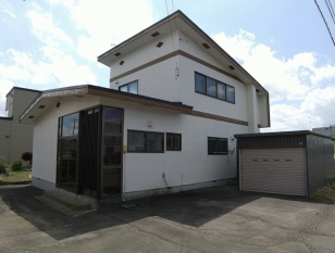 【広々とした敷地とゆったり4LDK】栗山町の静かな住宅街で、理想の暮らしを実現！_1