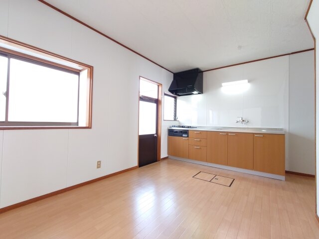 明るく機能的なダイニングキッチン