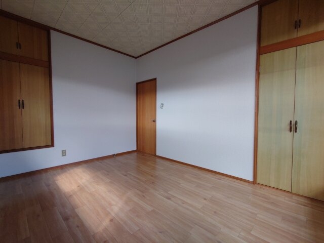 収納豊富で使いやすい洋室