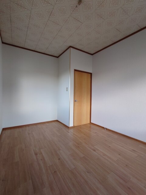 シンプルで使い勝手の良い洋室