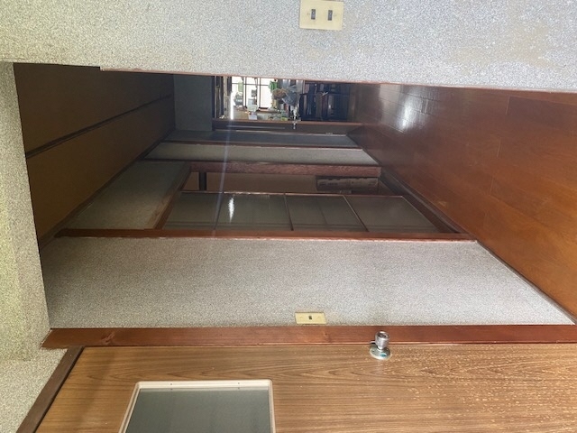 長く伸びる廊下、家全体を繋ぐ中心動線