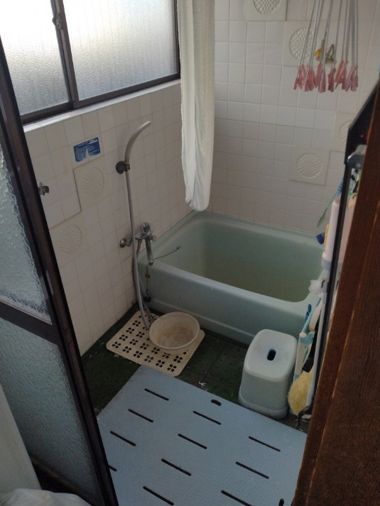 使いやすいシンプルな浴室