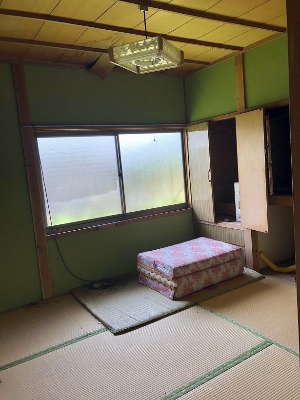 日当たり良好な和室、障子を通した柔らかな光が魅力。