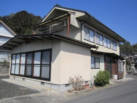 日当たり抜群の角地に佇む家