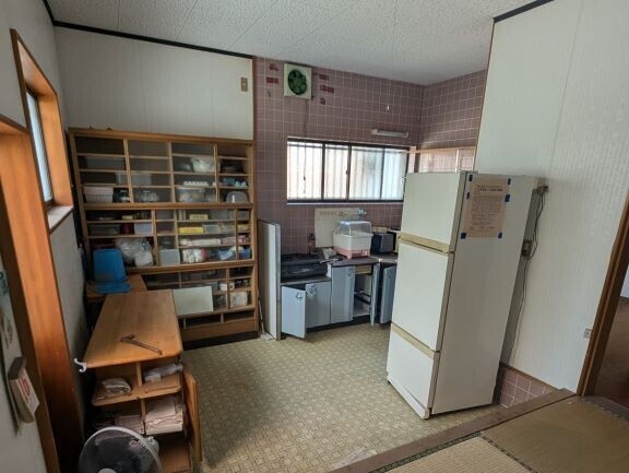 収納たっぷりのキッチンスペース