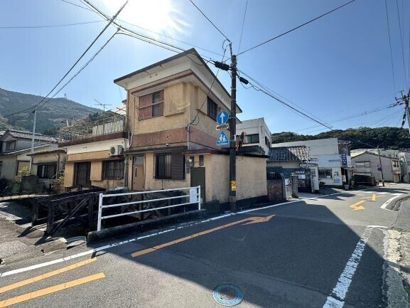 昭和の風情溢れる外観