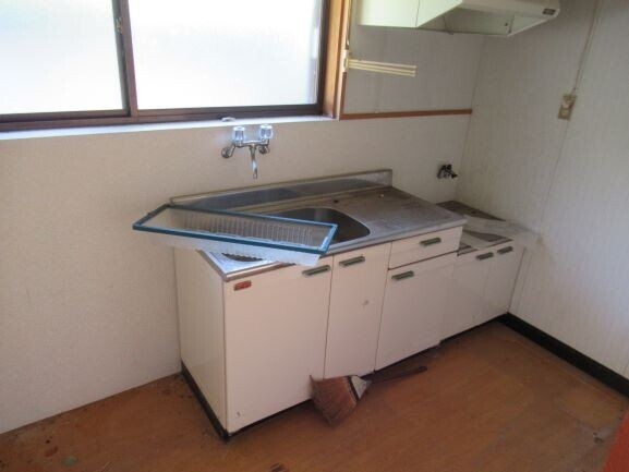 シンプルで機能的なキッチン空間