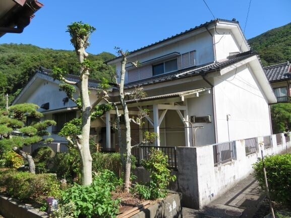 静かな住宅地の一軒家