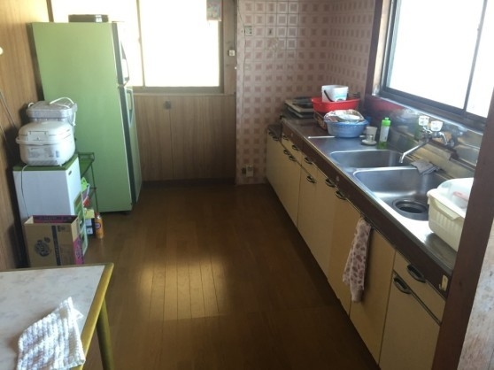 懐かしい雰囲気が漂う実用的なキッチン