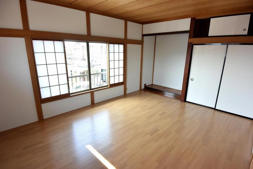 広々とした洋室