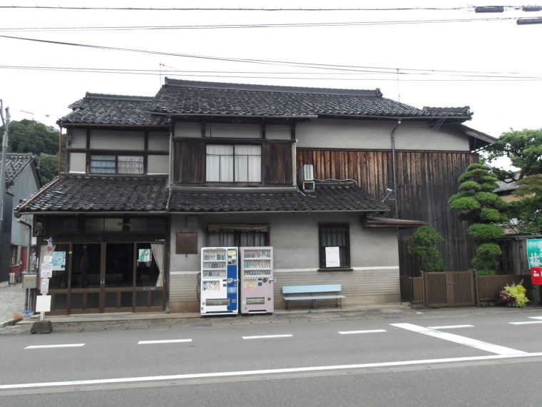 歴史を感じる風情ある外観
