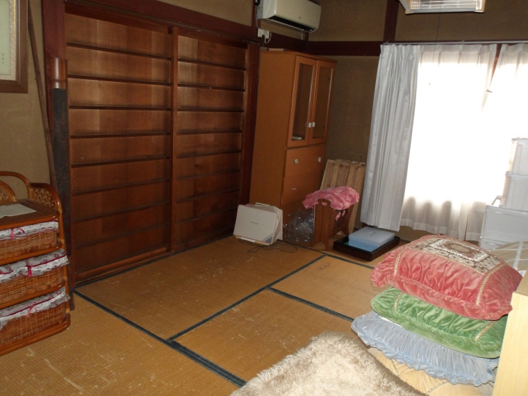 家族が集う広々和室、癒しの空間