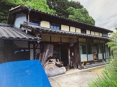 歴史を感じさせる木造の趣ある外観