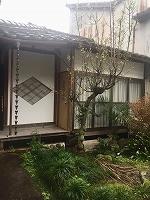 風情ある和風庭園が迎える玄関