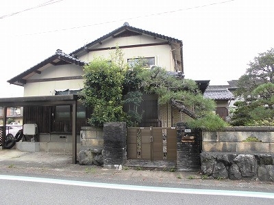 歴史を感じる落ち着いた外観