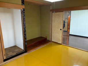 伝統美あふれる床の間付き和室