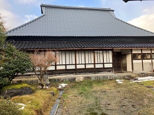 伝統美が残る広々とした母屋