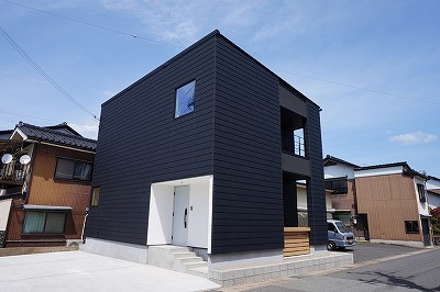 洗練されたモダンデザインの外観