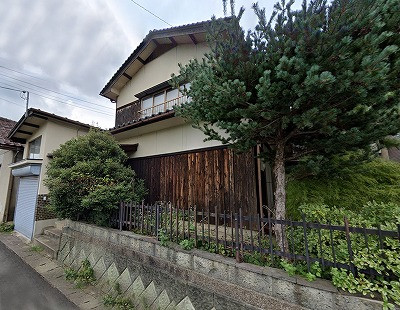風情ある木造2階建ての住まい