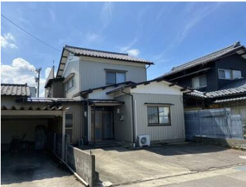 落ち着いた街並みに馴染む住まい