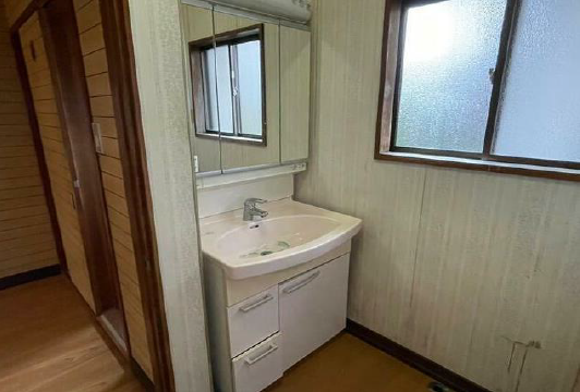 収納付き洗面台でスッキリ快適