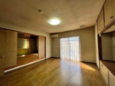 光あふれる広々リビングダイニング