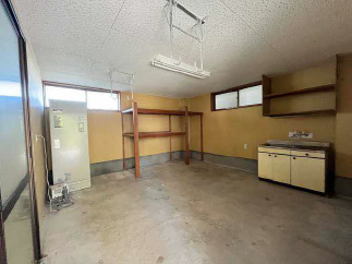 収納や作業スペースにも使える倉庫