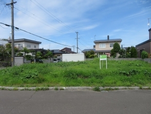小学校まで徒歩約3分、中学校まで徒歩約9分と通学に安心の好立地_1