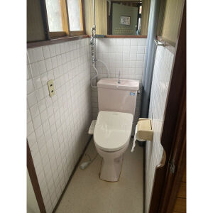 シンプルで落ち着きのあるトイレ