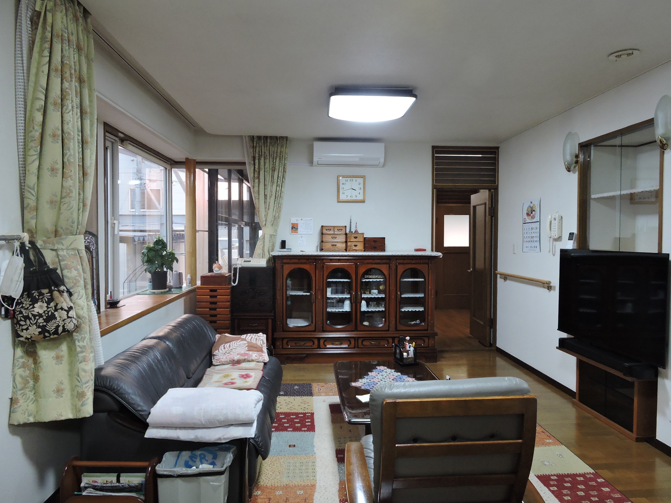 自然光が心地よい、温もりのリビング