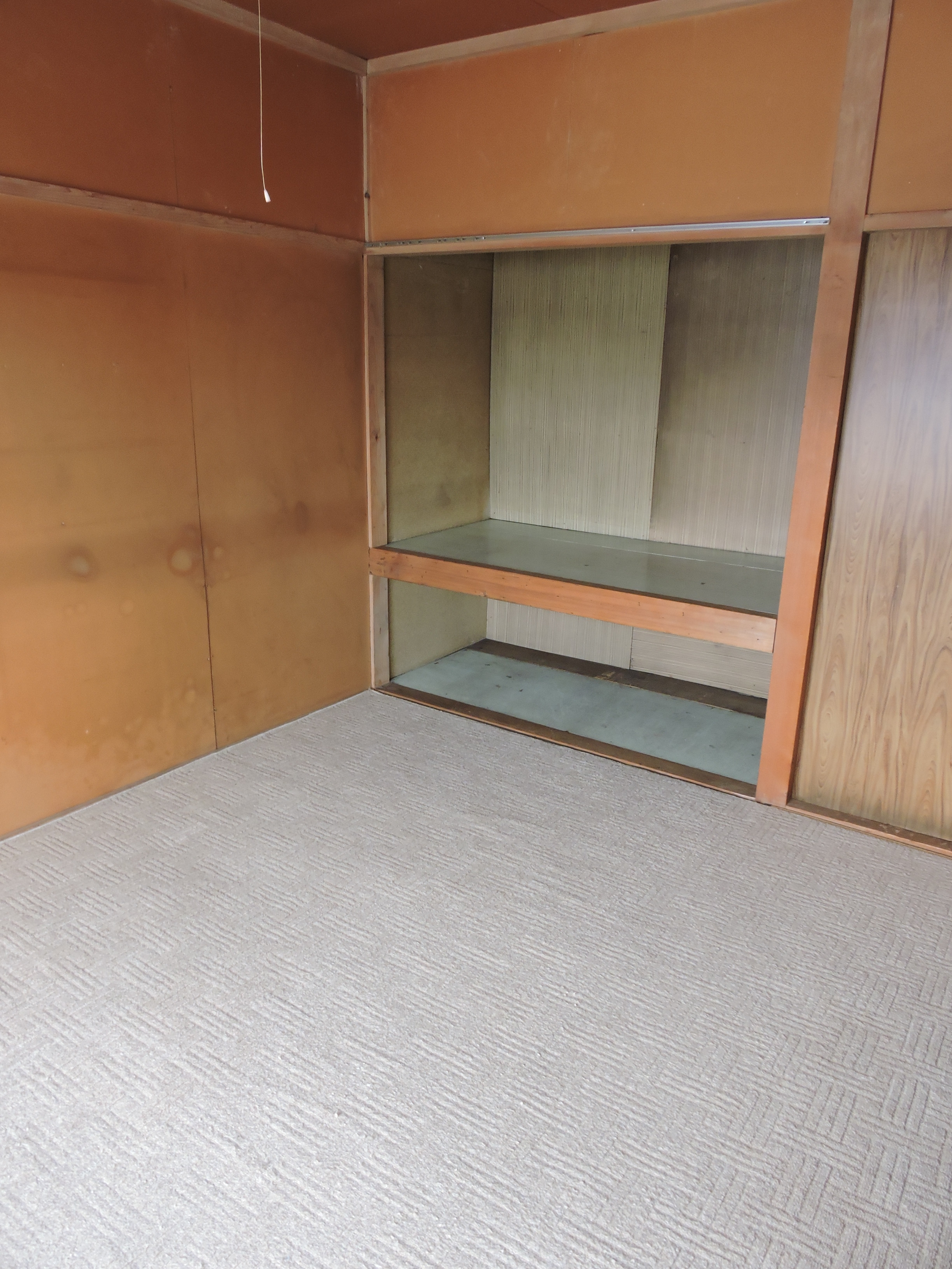 足元が冷えにくい絨毯敷きの居室