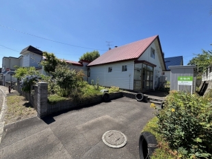 約104坪の広々とした敷地に建つ4LDK_1