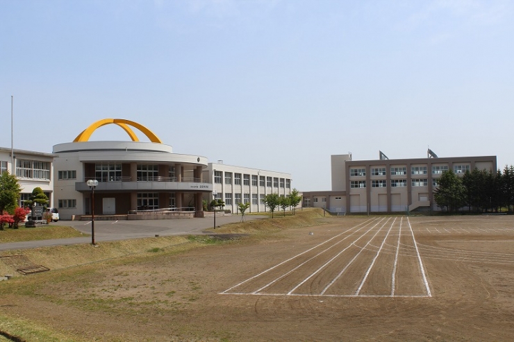 西部中学校メイン画像1